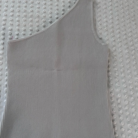Gray Ribbed One-Shoulder Top - Picture 3 of 10